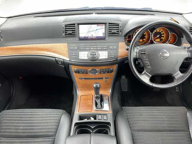 日産 フーガ 350GT FOUR 道央・札幌 2006(平18)年 11.8万km ホワイトパール ・4WD/・純正メーカーナビ  /・DVD/CD/FM/AM//・D.N席パワーシート/・ハーフレザーシート/メモリー付/・サイドブラインドモニター/・HIDライト/オートライト/・SNOWモード/・AFS/VDC/・ハーフレザーシート/・ハーフシェイドガラス