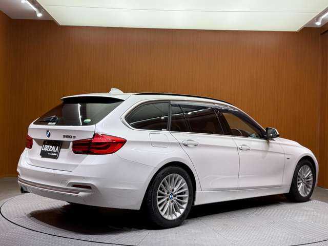 ＢＭＷ ３２０ｄ ツーリング ラグジュアリー 千葉県 2015(平27)年 4.1万km ミネラルホワイト ＡＣＣ　/茶革シート　/ナビ　/Ｂカメラ　/Ｂｌｕｅｔｏｏｔｈ接続　/ＰＤＣ　/パワーシート　/シートヒーター　/電動リアゲート/コンフォートアクセス　/ＬＥＤヘッドライト　　/衝突軽減Ｂ　/ＬＫＡ　/ＥＴＣ　/ドラレコ