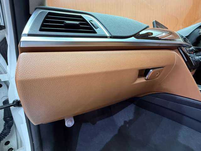 ＢＭＷ ３２０ｄ ツーリング ラグジュアリー 千葉県 2015(平27)年 4.1万km ミネラルホワイト ＡＣＣ　/茶革シート　/ナビ　/Ｂカメラ　/Ｂｌｕｅｔｏｏｔｈ接続　/ＰＤＣ　/パワーシート　/シートヒーター　/電動リアゲート/コンフォートアクセス　/ＬＥＤヘッドライト　　/衝突軽減Ｂ　/ＬＫＡ　/ＥＴＣ　/ドラレコ