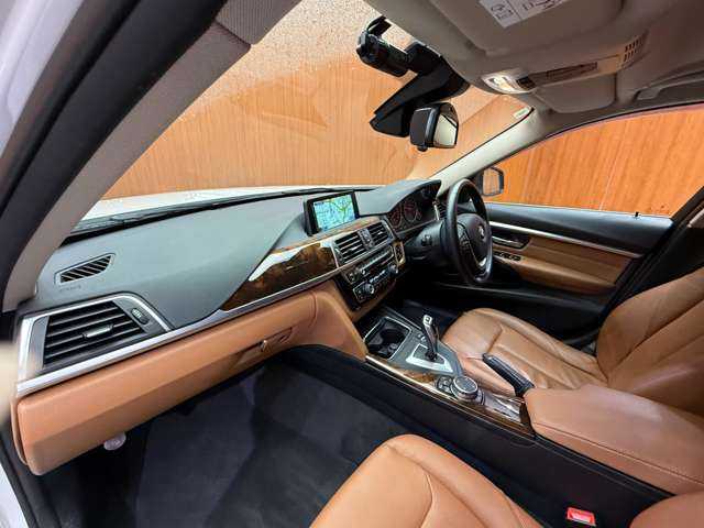 ＢＭＷ ３２０ｄ ツーリング ラグジュアリー 千葉県 2015(平27)年 4.1万km ミネラルホワイト ＡＣＣ　/茶革シート　/ナビ　/Ｂカメラ　/Ｂｌｕｅｔｏｏｔｈ接続　/ＰＤＣ　/パワーシート　/シートヒーター　/電動リアゲート/コンフォートアクセス　/ＬＥＤヘッドライト　　/衝突軽減Ｂ　/ＬＫＡ　/ＥＴＣ　/ドラレコ