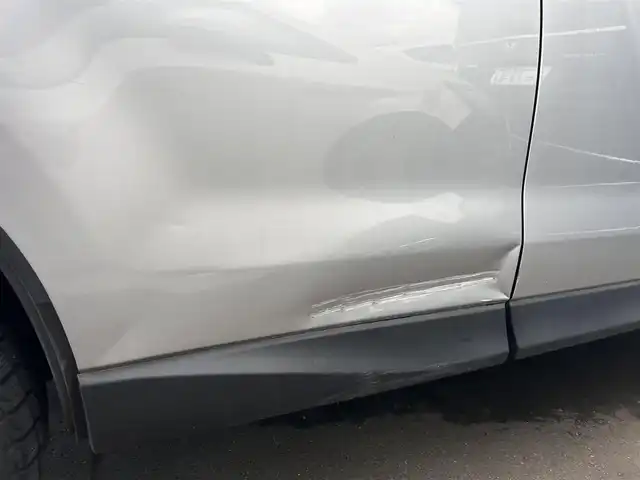 スバル フォレスター 2．0i－L アイサイト 東京都 2014(平26)年 4.6万km アイスシルバーメタリック アイサイト/carrozzeriaナビ【ＭＤＶ－Ｄ５０２ＢＴ】/（Ｂｌｕｅｔｏｏｔｈ／フルセグＴＶ／ＣＤ／ＤＶＤ／ＵＳＢ）/バックカメラ/ＥＴＣ/４ＷＤ/レーダークルーズコントロール/リモコンキー/オートライト/純正フロアマット/社外17インチアルミホイール