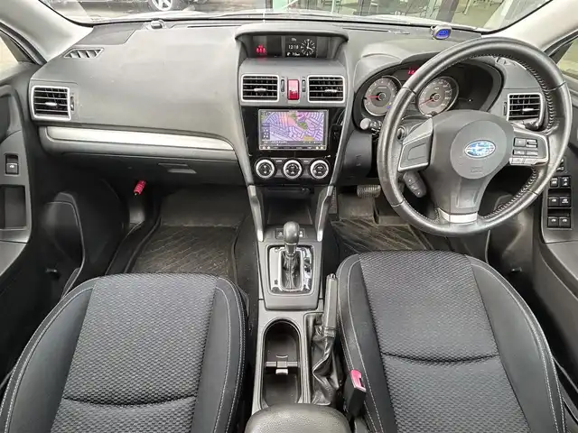 スバル フォレスター 2．0i－L アイサイト 東京都 2014(平26)年 4.6万km アイスシルバーメタリック アイサイト/carrozzeriaナビ【ＭＤＶ－Ｄ５０２ＢＴ】/（Ｂｌｕｅｔｏｏｔｈ／フルセグＴＶ／ＣＤ／ＤＶＤ／ＵＳＢ）/バックカメラ/ＥＴＣ/４ＷＤ/レーダークルーズコントロール/リモコンキー/オートライト/純正フロアマット/社外17インチアルミホイール