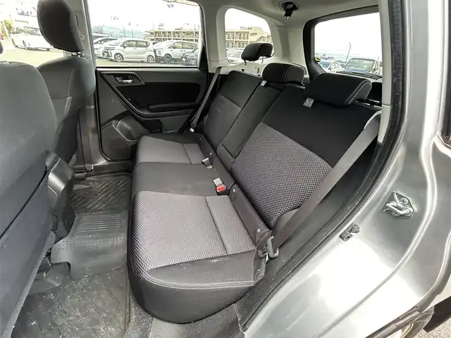 スバル フォレスター 2．0i－L アイサイト 東京都 2014(平26)年 4.6万km アイスシルバーメタリック アイサイト/carrozzeriaナビ【ＭＤＶ－Ｄ５０２ＢＴ】/（Ｂｌｕｅｔｏｏｔｈ／フルセグＴＶ／ＣＤ／ＤＶＤ／ＵＳＢ）/バックカメラ/ＥＴＣ/４ＷＤ/レーダークルーズコントロール/リモコンキー/オートライト/純正フロアマット/社外17インチアルミホイール