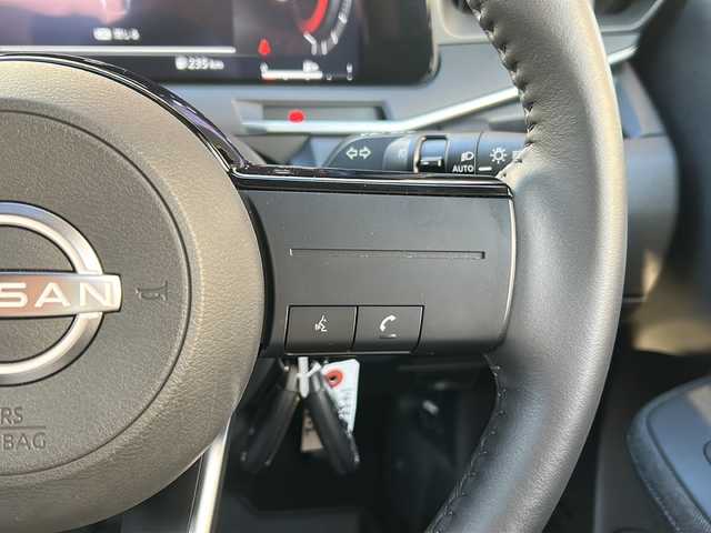 日産 オーラ G FOUR 広島県 2023(令5)年 0.4万km ガーネットレッド/スーパーブラック 2トーン 禁煙車/4WD/エマージェンシーブレーキ/車線逸脱警報/ハイビームアシスト/道路標識認識/速度標識認識/先行車発進お知らせ/コーナーセンサー/純正9型ナビ（MM223D-Le）/・フルセグTV/Bluetooth/SD/HDMI/アラウンドビューモニター/インテリジェントルームミラー/ステアリングヒーター/ハーフレザーシート/シートヒーター/オートライト/LEDヘッドライト/フォグランプ/純正ドライブレコーダー（前）/ETC/純正ドアバイザー/純正17インチアルミホイール/W+サイド+カーテンエアバック