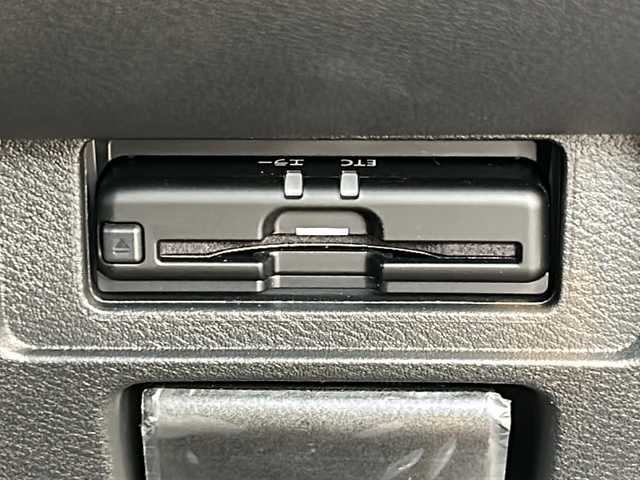 日産 オーラ G FOUR 広島県 2023(令5)年 0.4万km ガーネットレッド/スーパーブラック 2トーン 禁煙車/4WD/エマージェンシーブレーキ/車線逸脱警報/ハイビームアシスト/道路標識認識/速度標識認識/先行車発進お知らせ/コーナーセンサー/純正9型ナビ（MM223D-Le）/・フルセグTV/Bluetooth/SD/HDMI/アラウンドビューモニター/インテリジェントルームミラー/ステアリングヒーター/ハーフレザーシート/シートヒーター/オートライト/LEDヘッドライト/フォグランプ/純正ドライブレコーダー（前）/ETC/純正ドアバイザー/純正17インチアルミホイール/W+サイド+カーテンエアバック