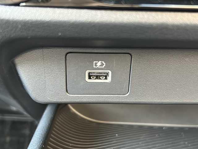 日産 オーラ G FOUR 広島県 2023(令5)年 0.4万km ガーネットレッド/スーパーブラック 2トーン 禁煙車/4WD/エマージェンシーブレーキ/車線逸脱警報/ハイビームアシスト/道路標識認識/速度標識認識/先行車発進お知らせ/コーナーセンサー/純正9型ナビ（MM223D-Le）/・フルセグTV/Bluetooth/SD/HDMI/アラウンドビューモニター/インテリジェントルームミラー/ステアリングヒーター/ハーフレザーシート/シートヒーター/オートライト/LEDヘッドライト/フォグランプ/純正ドライブレコーダー（前）/ETC/純正ドアバイザー/純正17インチアルミホイール/W+サイド+カーテンエアバック