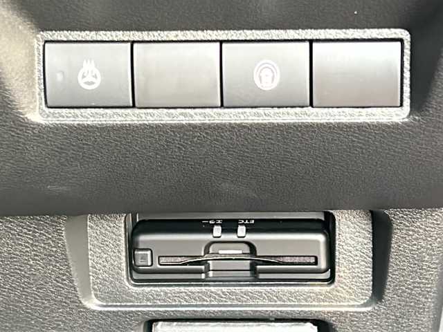 日産 オーラ G FOUR 広島県 2023(令5)年 0.4万km ガーネットレッド/スーパーブラック 2トーン 禁煙車/4WD/エマージェンシーブレーキ/車線逸脱警報/ハイビームアシスト/道路標識認識/速度標識認識/先行車発進お知らせ/コーナーセンサー/純正9型ナビ（MM223D-Le）/・フルセグTV/Bluetooth/SD/HDMI/アラウンドビューモニター/インテリジェントルームミラー/ステアリングヒーター/ハーフレザーシート/シートヒーター/オートライト/LEDヘッドライト/フォグランプ/純正ドライブレコーダー（前）/ETC/純正ドアバイザー/純正17インチアルミホイール/W+サイド+カーテンエアバック