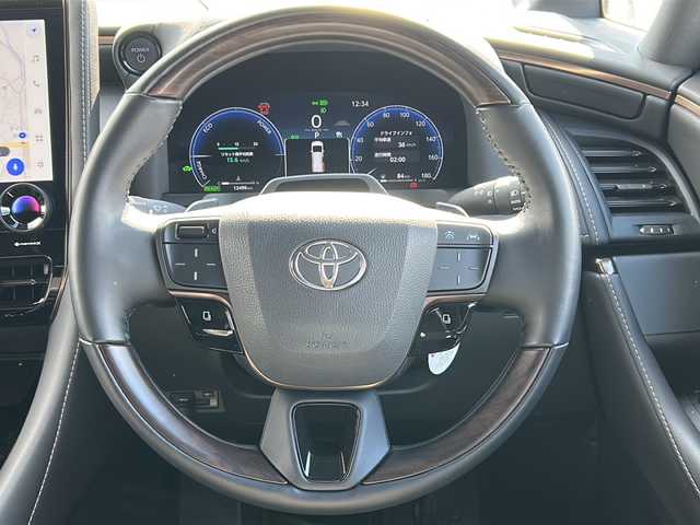 トヨタ アルファードハイブリット Z 佐賀県 2024(令6)年 1.3万km プラチナホワイトパールマイカ 左右独立ムーンルーフ/純正14インチディスプレイオーディオ(ナビ機能/HDMI/CarPlay/Bluetooth/フルセグ)/純正13.2インチリアエンターテイメント/両側パワースライドドア/全方位カメラ/デジタルインナーミラー/前後ドライブレコーダー/ビルトインETC2.0/ユニバーサルステップ/アドバンスドパーク/アドバンストドライブ/トヨタセーフティセンス/クリアランスソナー/BSM/ヘッドアップディスプレイ/電動リアゲート/スーパーロングオーバーヘッドコンソール/置くだけ充電/合皮シート/D/N席パワーシート・シートヒーター・エアーシート/純正18インチアルミホイール/純正フロアマット