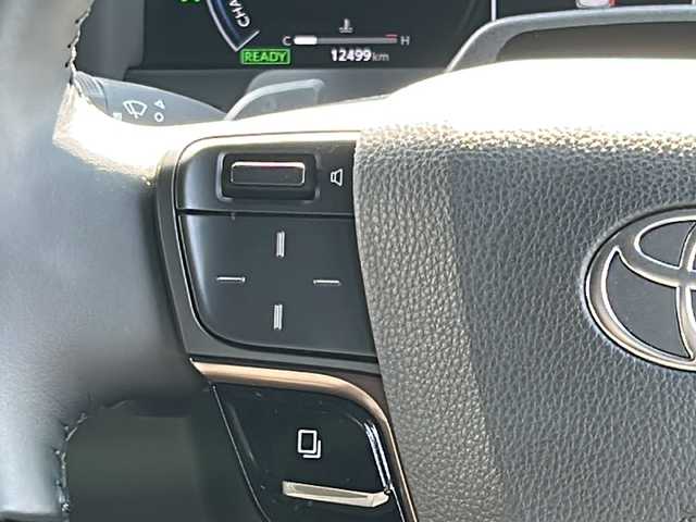 トヨタ アルファードハイブリット Z 佐賀県 2024(令6)年 1.3万km プラチナホワイトパールマイカ 左右独立ムーンルーフ/純正14インチディスプレイオーディオ(ナビ機能/HDMI/CarPlay/Bluetooth/フルセグ)/純正13.2インチリアエンターテイメント/両側パワースライドドア/全方位カメラ/デジタルインナーミラー/前後ドライブレコーダー/ビルトインETC2.0/ユニバーサルステップ/アドバンスドパーク/アドバンストドライブ/トヨタセーフティセンス/クリアランスソナー/BSM/ヘッドアップディスプレイ/電動リアゲート/スーパーロングオーバーヘッドコンソール/置くだけ充電/合皮シート/D/N席パワーシート・シートヒーター・エアーシート/純正18インチアルミホイール/純正フロアマット