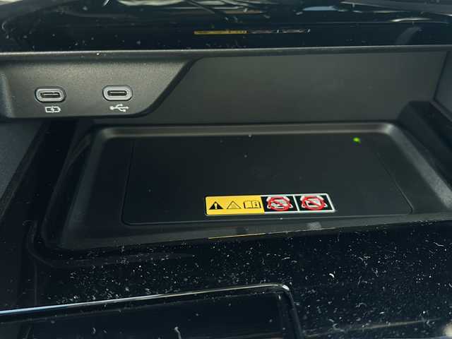 トヨタ アルファードハイブリット Z 佐賀県 2024(令6)年 1.3万km プラチナホワイトパールマイカ 左右独立ムーンルーフ/純正14インチディスプレイオーディオ(ナビ機能/HDMI/CarPlay/Bluetooth/フルセグ)/純正13.2インチリアエンターテイメント/両側パワースライドドア/全方位カメラ/デジタルインナーミラー/前後ドライブレコーダー/ビルトインETC2.0/ユニバーサルステップ/アドバンスドパーク/アドバンストドライブ/トヨタセーフティセンス/クリアランスソナー/BSM/ヘッドアップディスプレイ/電動リアゲート/スーパーロングオーバーヘッドコンソール/置くだけ充電/合皮シート/D/N席パワーシート・シートヒーター・エアーシート/純正18インチアルミホイール/純正フロアマット