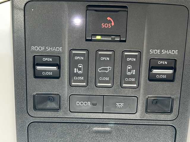 トヨタ アルファードハイブリット Z 佐賀県 2024(令6)年 1.3万km プラチナホワイトパールマイカ 左右独立ムーンルーフ/純正14インチディスプレイオーディオ(ナビ機能/HDMI/CarPlay/Bluetooth/フルセグ)/純正13.2インチリアエンターテイメント/両側パワースライドドア/全方位カメラ/デジタルインナーミラー/前後ドライブレコーダー/ビルトインETC2.0/ユニバーサルステップ/アドバンスドパーク/アドバンストドライブ/トヨタセーフティセンス/クリアランスソナー/BSM/ヘッドアップディスプレイ/電動リアゲート/スーパーロングオーバーヘッドコンソール/置くだけ充電/合皮シート/D/N席パワーシート・シートヒーター・エアーシート/純正18インチアルミホイール/純正フロアマット