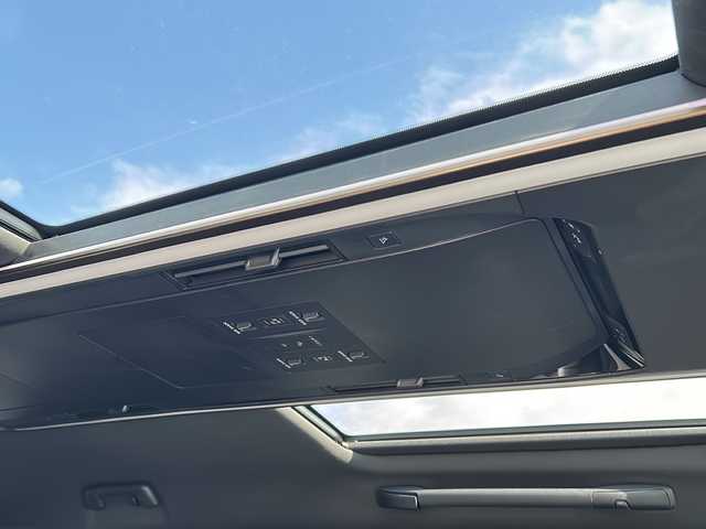 トヨタ アルファードハイブリット Z 佐賀県 2024(令6)年 1.3万km プラチナホワイトパールマイカ 左右独立ムーンルーフ/純正14インチディスプレイオーディオ(ナビ機能/HDMI/CarPlay/Bluetooth/フルセグ)/純正13.2インチリアエンターテイメント/両側パワースライドドア/全方位カメラ/デジタルインナーミラー/前後ドライブレコーダー/ビルトインETC2.0/ユニバーサルステップ/アドバンスドパーク/アドバンストドライブ/トヨタセーフティセンス/クリアランスソナー/BSM/ヘッドアップディスプレイ/電動リアゲート/スーパーロングオーバーヘッドコンソール/置くだけ充電/合皮シート/D/N席パワーシート・シートヒーター・エアーシート/純正18インチアルミホイール/純正フロアマット