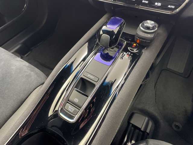 ホンダ ヴェゼル ハイブリッド RS ホンダセンシング 岐阜県 2016(平28)年 4.3万km プレミアムクリスタルレッドM 8インチメモリナビ/・フルセグ/BT/CD/DVD/バックカメラ/ドライブレコーダー/ビルトインETC/ハーフレザーシート/・シートヒーター/革巻きステアリング/・ステアリングスイッチ/・パドルシフト/・レーダークルーズコントロール/LEDヘッドライト/・フォグランプ/プッシュスタート/スマートキー/衝突軽減ブレーキ/レーンキープ/純正フロアマット