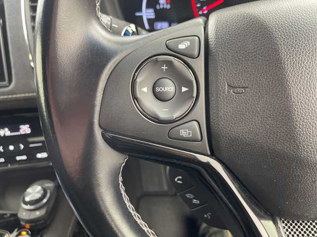 ホンダ ヴェゼル ハイブリッド RS ホンダセンシング 岐阜県 2016(平28)年 4.3万km プレミアムクリスタルレッドM 8インチメモリナビ/・フルセグ/BT/CD/DVD/バックカメラ/ドライブレコーダー/ビルトインETC/ハーフレザーシート/・シートヒーター/革巻きステアリング/・ステアリングスイッチ/・パドルシフト/・レーダークルーズコントロール/LEDヘッドライト/・フォグランプ/プッシュスタート/スマートキー/衝突軽減ブレーキ/レーンキープ/純正フロアマット