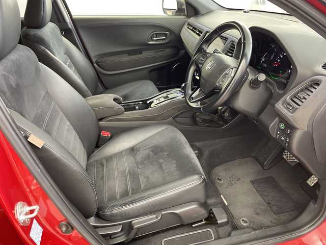 ホンダ ヴェゼル ハイブリッド RS ホンダセンシング 岐阜県 2016(平28)年 4.3万km プレミアムクリスタルレッドM 8インチメモリナビ/・フルセグ/BT/CD/DVD/バックカメラ/ドライブレコーダー/ビルトインETC/ハーフレザーシート/・シートヒーター/革巻きステアリング/・ステアリングスイッチ/・パドルシフト/・レーダークルーズコントロール/LEDヘッドライト/・フォグランプ/プッシュスタート/スマートキー/衝突軽減ブレーキ/レーンキープ/純正フロアマット