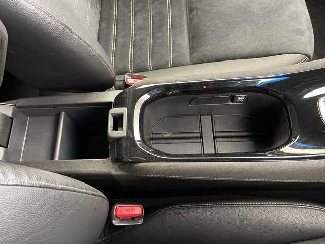 ホンダ ヴェゼル ハイブリッド RS ホンダセンシング 岐阜県 2016(平28)年 4.3万km プレミアムクリスタルレッドM 8インチメモリナビ/・フルセグ/BT/CD/DVD/バックカメラ/ドライブレコーダー/ビルトインETC/ハーフレザーシート/・シートヒーター/革巻きステアリング/・ステアリングスイッチ/・パドルシフト/・レーダークルーズコントロール/LEDヘッドライト/・フォグランプ/プッシュスタート/スマートキー/衝突軽減ブレーキ/レーンキープ/純正フロアマット