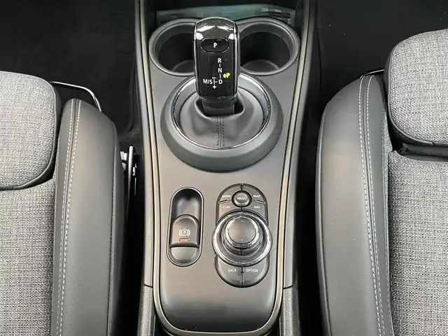 ＭＩＮＩ ＢＭＷ ミニ クロスオーバー クーパー D 香川県 2021(令3)年 2.9万km MINI Yoursエニグマティックブラック ワンオーナー/後期型/ユニオンジャックテールランプ/Kelleners17インチAW/ハーフレザーシート/純正ナビ/Bluetooth/USB/バックカメラ/ETC/パワーバックドア/液晶メーター/衝突軽減ブレーキ/LDW/スマートキー/LEDヘッドライト/コーナーセンサー/ドラレコ/インテリジェントセーフティー/プッシュスタート