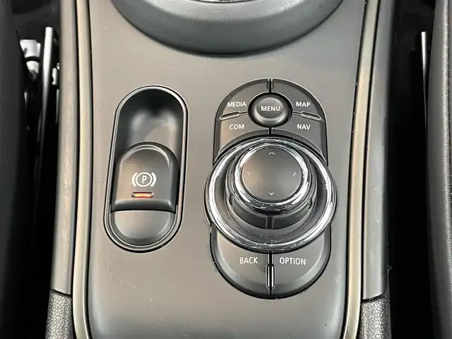 ＭＩＮＩ ＢＭＷ ミニ クロスオーバー クーパー D 香川県 2021(令3)年 2.9万km MINI Yoursエニグマティックブラック ワンオーナー/後期型/ユニオンジャックテールランプ/Kelleners17インチAW/ハーフレザーシート/純正ナビ/Bluetooth/USB/バックカメラ/ETC/パワーバックドア/液晶メーター/衝突軽減ブレーキ/LDW/スマートキー/LEDヘッドライト/コーナーセンサー/ドラレコ/インテリジェントセーフティー/プッシュスタート