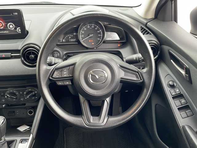 マツダ マツダ２ 15C 三重県 2020(令2)年 3.2万km アークティックホワイト 禁煙/純正ナビ/ビルトインETC/BSM/レーンキープアシスト/衝突被害軽減システム/コーナーセンサー/MTモード/LEDオートライト/ステアリングスイッチ/スマートキー/保証書/取扱説明書