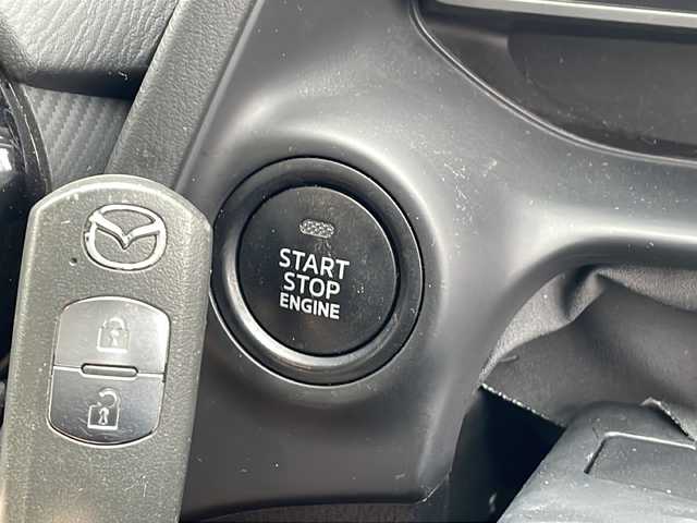 マツダ マツダ２ 15C 三重県 2020(令2)年 3.2万km アークティックホワイト 禁煙/純正ナビ/ビルトインETC/BSM/レーンキープアシスト/衝突被害軽減システム/コーナーセンサー/MTモード/LEDオートライト/ステアリングスイッチ/スマートキー/保証書/取扱説明書