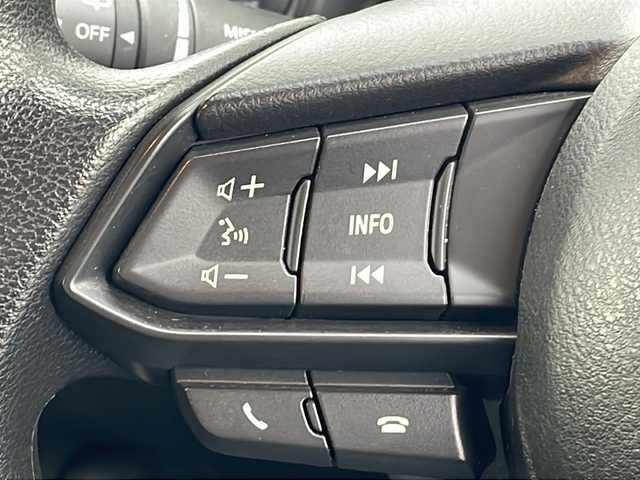 マツダ マツダ２ 15C 三重県 2020(令2)年 3.2万km アークティックホワイト 禁煙/純正ナビ/ビルトインETC/BSM/レーンキープアシスト/衝突被害軽減システム/コーナーセンサー/MTモード/LEDオートライト/ステアリングスイッチ/スマートキー/保証書/取扱説明書