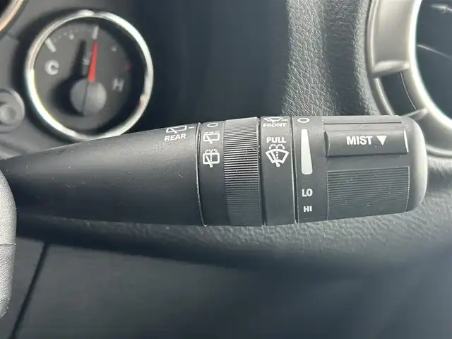 クライスラー・ジープ ジープ ラングラー アンリミテッド サハラ 福岡県 2017(平29)年 3.8万km ビレットシルバー クルーズコントロール　/純正ナビ　/フルセグTV/バックカメラ　/サイドカメラ　/オートライト/ステアリングスイッチ　/純正フロアマット　/前方ドライブレコーダー　/純正１８インチアルミホイール　/ＥＴＣ