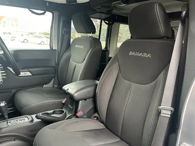 クライスラー・ジープ ジープ ラングラー アンリミテッド サハラ 福岡県 2017(平29)年 3.8万km ビレットシルバー クルーズコントロール　/純正ナビ　/フルセグTV/バックカメラ　/サイドカメラ　/オートライト/ステアリングスイッチ　/純正フロアマット　/前方ドライブレコーダー　/純正１８インチアルミホイール　/ＥＴＣ