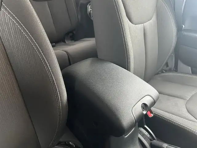 クライスラー・ジープ ジープ ラングラー アンリミテッド サハラ 福岡県 2017(平29)年 3.8万km ビレットシルバー クルーズコントロール　/純正ナビ　/フルセグTV/バックカメラ　/サイドカメラ　/オートライト/ステアリングスイッチ　/純正フロアマット　/前方ドライブレコーダー　/純正１８インチアルミホイール　/ＥＴＣ