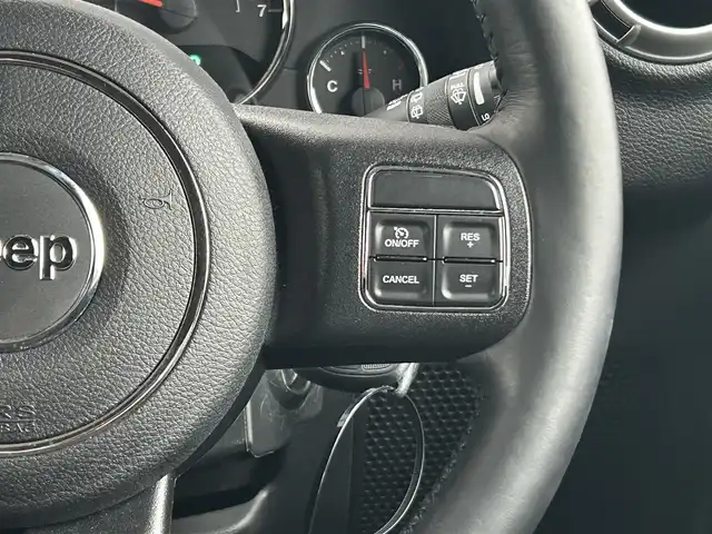 クライスラー・ジープ ジープ ラングラー アンリミテッド サハラ 福岡県 2017(平29)年 3.8万km ビレットシルバー クルーズコントロール　/純正ナビ　/フルセグTV/バックカメラ　/サイドカメラ　/オートライト/ステアリングスイッチ　/純正フロアマット　/前方ドライブレコーダー　/純正１８インチアルミホイール　/ＥＴＣ