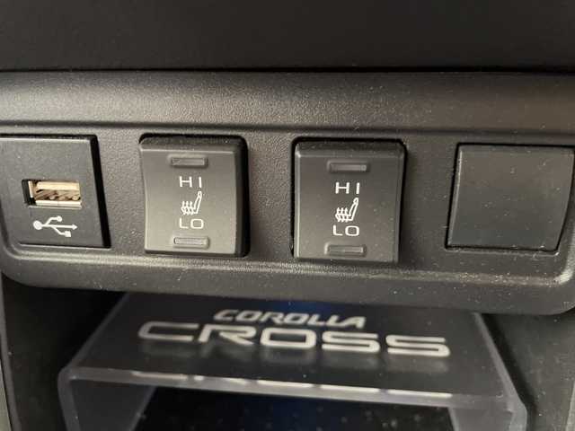 トヨタ カローラ クロス Z 愛知県 2023(令5)年 1.3万km アティチュードブラックマイカ 純正9型ディズプレイオーディオ　ナビ機能なし/全方位カメラ/レーダークルーズコントロール/シートヒーター/Bluetooth/バックカメラ/電動リアゲート/パワーシート/コーナーセンサー/純正アルミホイール/ルーフレール/ブラインドスポットモニター/LEDヘッドライト/衝突軽減システム/オートマチックハイビーム/ETC/ステアリングスイッチ/スマートキー/プッシュスタート
