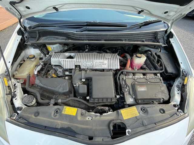 トヨタ プリウス S 茨城県 2012(平24)年 19.7万km スーパーホワイトⅡ ナビ/－ＢＴ／ＡＭ／ＦＭ／ＣＤ／フルセグＴＶ／ＤＶＤ　/ＥＴＣ　/１７インチｓｃｈｎｅｉｄｅｒアルミホイール　/純正フロアマット　/スマートキー　/プッシュスタート　/オートエアコン　/オートライト　/Ｗエアバッグ/電動格納ミラー