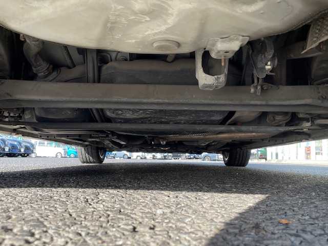 トヨタ プリウス S 茨城県 2012(平24)年 19.7万km スーパーホワイトⅡ ナビ/－ＢＴ／ＡＭ／ＦＭ／ＣＤ／フルセグＴＶ／ＤＶＤ　/ＥＴＣ　/１７インチｓｃｈｎｅｉｄｅｒアルミホイール　/純正フロアマット　/スマートキー　/プッシュスタート　/オートエアコン　/オートライト　/Ｗエアバッグ/電動格納ミラー