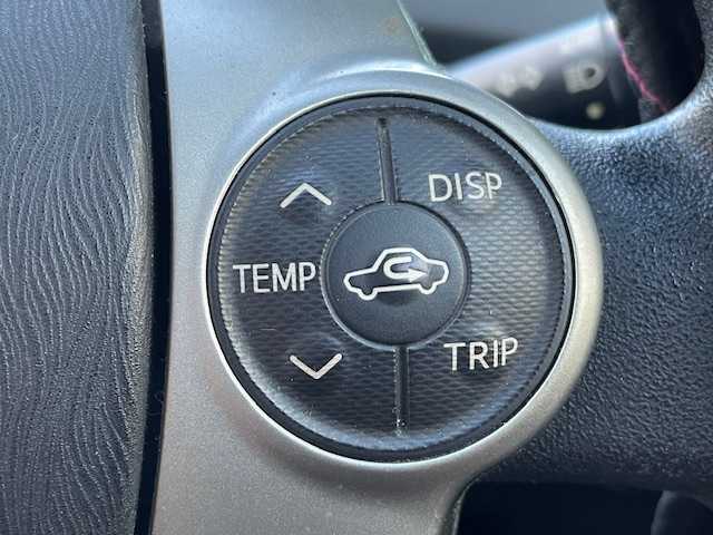 トヨタ プリウス S 茨城県 2012(平24)年 19.7万km スーパーホワイトⅡ ナビ/－ＢＴ／ＡＭ／ＦＭ／ＣＤ／フルセグＴＶ／ＤＶＤ　/ＥＴＣ　/１７インチｓｃｈｎｅｉｄｅｒアルミホイール　/純正フロアマット　/スマートキー　/プッシュスタート　/オートエアコン　/オートライト　/Ｗエアバッグ/電動格納ミラー