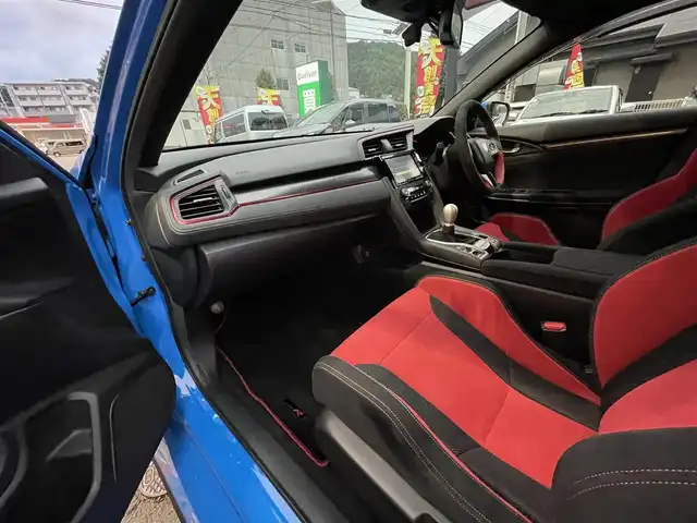 ホンダ シビック タイプR 長崎県 2021(令3)年 3.7万km レーシングブルーパール 登録時36473km/純正ナビ/・TV/・Bluetoothaudio/・DVD/ビルトインETC2.0/バックカメラ/レーダークルーズコントロール/ブレンボブレーキ/純正19インチAW/LEDヘッドライト/スマートキー×2/保証書・取説あり/Pantheraセキュリティ