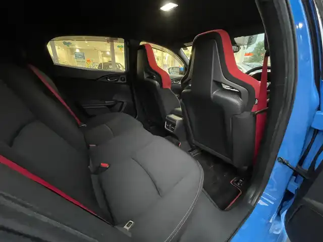 ホンダ シビック タイプR 長崎県 2021(令3)年 3.7万km レーシングブルーパール 登録時36473km/純正ナビ/・TV/・Bluetoothaudio/・DVD/ビルトインETC2.0/バックカメラ/レーダークルーズコントロール/ブレンボブレーキ/純正19インチAW/LEDヘッドライト/スマートキー×2/保証書・取説あり/Pantheraセキュリティ