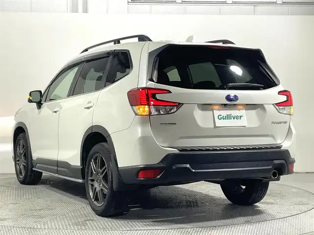 スバル フォレスター プレミアム 大阪府 2019(令1)年 5.9万km クリスタルホワイトP STIエアロ/18incAW 純正ナビTV バックカメラ デジタルインナーミラー ハーフレザー パワーシート/ヒーター ステアリングヒーター 電動リアゲート レーダークルコン 衝突軽減ブレーキ レーンアシスト BSM