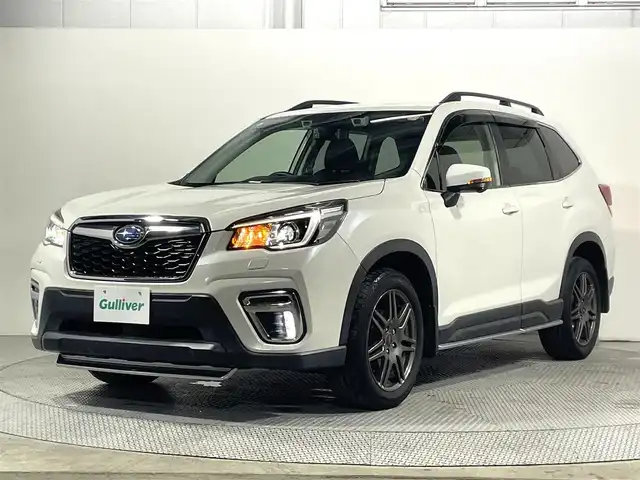 スバル フォレスター プレミアム 大阪府 2019(令1)年 5.9万km クリスタルホワイトP STIエアロ/18incAW 純正ナビTV バックカメラ デジタルインナーミラー ハーフレザー パワーシート/ヒーター ステアリングヒーター 電動リアゲート レーダークルコン 衝突軽減ブレーキ レーンアシスト BSM