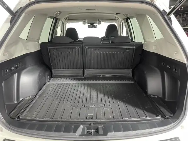 スバル フォレスター プレミアム 大阪府 2019(令1)年 5.9万km クリスタルホワイトP STIエアロ/18incAW 純正ナビTV バックカメラ デジタルインナーミラー ハーフレザー パワーシート/ヒーター ステアリングヒーター 電動リアゲート レーダークルコン 衝突軽減ブレーキ レーンアシスト BSM