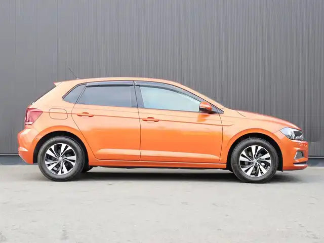 フォルクスワーゲン ポロ TSIコンフォートライン 静岡県 2019(平31)年 1.7万km エナジェティックオレンジメタリック １オーナー /discoverProパッケージ /純正ナビ/TV・CD・DVD/セーフティパッケージ/・ACC/・BSM/・パーキングアシスト/・衝突軽減ブレーキ/Carplay/バックカメラ/ETC2.0/スペアキー