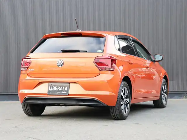 フォルクスワーゲン ポロ TSIコンフォートライン 静岡県 2019(平31)年 1.7万km エナジェティックオレンジメタリック １オーナー /discoverProパッケージ /純正ナビ/TV・CD・DVD/セーフティパッケージ/・ACC/・BSM/・パーキングアシスト/・衝突軽減ブレーキ/Carplay/バックカメラ/ETC2.0/スペアキー