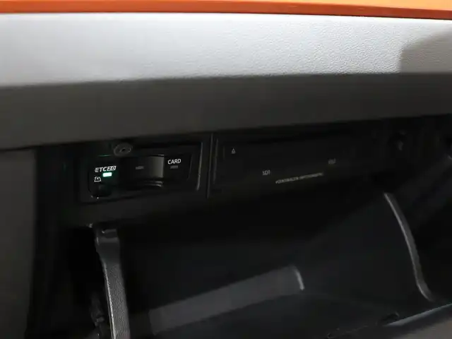 フォルクスワーゲン ポロ TSIコンフォートライン 静岡県 2019(平31)年 1.7万km エナジェティックオレンジメタリック １オーナー /discoverProパッケージ /純正ナビ/TV・CD・DVD/セーフティパッケージ/・ACC/・BSM/・パーキングアシスト/・衝突軽減ブレーキ/Carplay/バックカメラ/ETC2.0/スペアキー