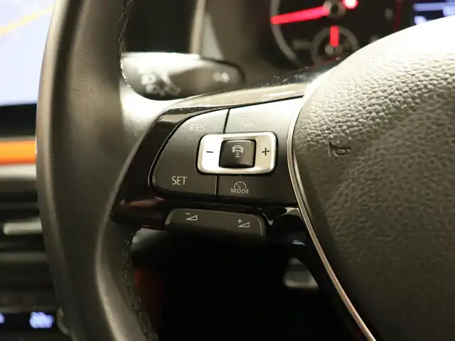 フォルクスワーゲン ポロ TSIコンフォートライン 静岡県 2019(平31)年 1.7万km エナジェティックオレンジメタリック １オーナー /discoverProパッケージ /純正ナビ/TV・CD・DVD/セーフティパッケージ/・ACC/・BSM/・パーキングアシスト/・衝突軽減ブレーキ/Carplay/バックカメラ/ETC2.0/スペアキー