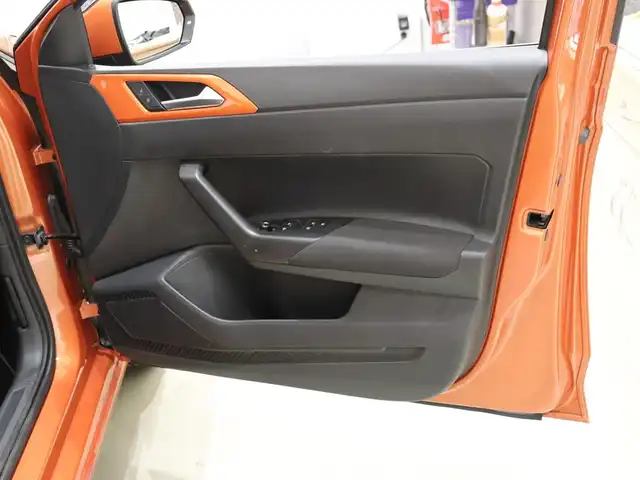 フォルクスワーゲン ポロ TSIコンフォートライン 静岡県 2019(平31)年 1.7万km エナジェティックオレンジメタリック １オーナー /discoverProパッケージ /純正ナビ/TV・CD・DVD/セーフティパッケージ/・ACC/・BSM/・パーキングアシスト/・衝突軽減ブレーキ/Carplay/バックカメラ/ETC2.0/スペアキー