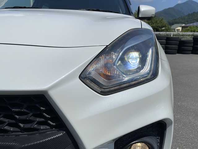 スズキ スイフト スポーツ セーフティPKG 山梨県 2019(令1)年 8.7万km ピュアホワイトP ６MT/純正ＳＤナビ　/全方位モニター　/純正ビルトインＥＴＣ　/ワンセグＴＶ　/Ｂｌｕｅｔｏｏｔｈ　/ＣＤ　/ＵＳＢ　/ドライブレコーダー/クルーズコントロール/運転席シートヒーター　/純正１７インチＡＷ　/ＡＢＳ　/横滑り防止装置　/レーンキープアシスト　/オートライト/プッシュスタート/純正フロアマット