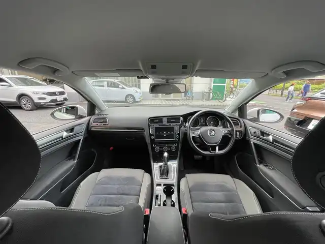 フォルクスワーゲン ゴルフ ヴァリアント TSI ハイライン BMテクノ 東京都 2014(平26)年 7.8万km オリックスホワイトパールエフェクト Discover Pro(ナビゲーションシステム)/・純正8インチナビ/(フルセグ/DVD/Bluetooth)/アダプティブクルーズコントール/プリクラッシュブレーキシステム/レーンキープアシストシステム/パークディスタンスコントロール/アダプティブシャシーコントロール/フロント&リアトラフィックアラート/電動パーキング/革巻きステアリング/ステアリングスイッチ/左右独立温度調整エアコン/純正フロアマット/ETC/スペアキー×1/取扱説明書