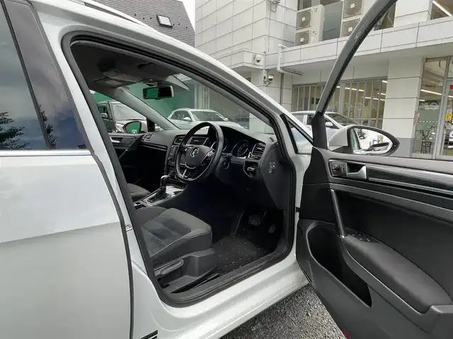 フォルクスワーゲン ゴルフ ヴァリアント TSI ハイライン BMテクノ 東京都 2014(平26)年 7.8万km オリックスホワイトパールエフェクト Discover Pro(ナビゲーションシステム)/・純正8インチナビ/(フルセグ/DVD/Bluetooth)/アダプティブクルーズコントール/プリクラッシュブレーキシステム/レーンキープアシストシステム/パークディスタンスコントロール/アダプティブシャシーコントロール/フロント&リアトラフィックアラート/電動パーキング/革巻きステアリング/ステアリングスイッチ/左右独立温度調整エアコン/純正フロアマット/ETC/スペアキー×1/取扱説明書