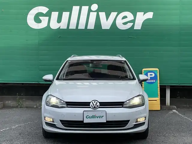 フォルクスワーゲン ゴルフ ヴァリアント TSI ハイライン BMテクノ 東京都 2014(平26)年 7.8万km オリックスホワイトパールエフェクト Discover Pro(ナビゲーションシステム)/・純正8インチナビ/(フルセグ/DVD/Bluetooth)/アダプティブクルーズコントール/プリクラッシュブレーキシステム/レーンキープアシストシステム/パークディスタンスコントロール/アダプティブシャシーコントロール/フロント&リアトラフィックアラート/電動パーキング/革巻きステアリング/ステアリングスイッチ/左右独立温度調整エアコン/純正フロアマット/ETC/スペアキー×1/取扱説明書