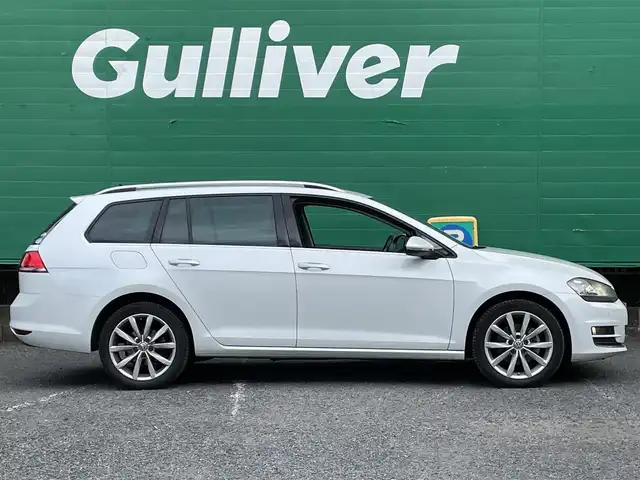 フォルクスワーゲン ゴルフ ヴァリアント TSI ハイライン BMテクノ 東京都 2014(平26)年 7.8万km オリックスホワイトパールエフェクト Discover Pro(ナビゲーションシステム)/・純正8インチナビ/(フルセグ/DVD/Bluetooth)/アダプティブクルーズコントール/プリクラッシュブレーキシステム/レーンキープアシストシステム/パークディスタンスコントロール/アダプティブシャシーコントロール/フロント&リアトラフィックアラート/電動パーキング/革巻きステアリング/ステアリングスイッチ/左右独立温度調整エアコン/純正フロアマット/ETC/スペアキー×1/取扱説明書