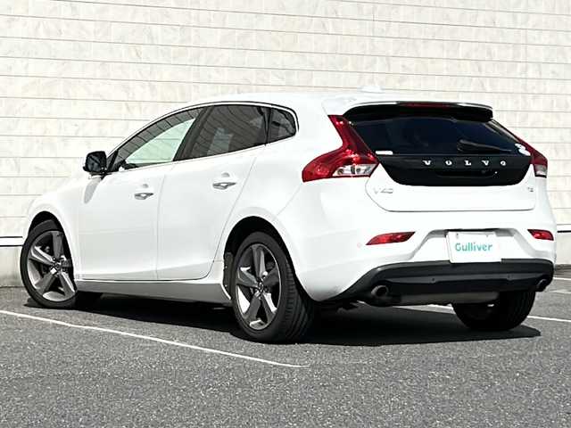 ボルボ Ｖ４０ T－4 スポーツ 茨城県 2014(平26)年 11.8万km パール 純正HDDナビ/クルーズコントロール/本革レザーシート/シートヒーター/パワーシート/ドライブレコーダー/ETC/バックカメラ/オートライト/HIDヘッドライト/純正17inアルミホイール/フロアマット