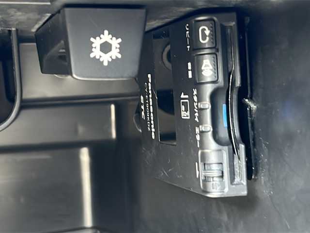 ボルボ Ｖ４０ T－4 スポーツ 茨城県 2014(平26)年 11.8万km パール 純正HDDナビ/クルーズコントロール/本革レザーシート/シートヒーター/パワーシート/ドライブレコーダー/ETC/バックカメラ/オートライト/HIDヘッドライト/純正17inアルミホイール/フロアマット